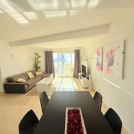 Apartment La Perla Mit 3 Schlafzimmern By Interhome
